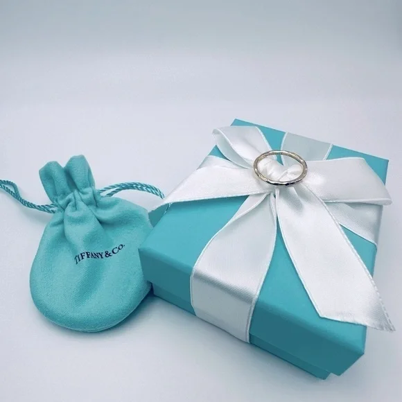 Tiffany & Co. 18K Rose Gold Hammered Ring by Paloma Picasso with Packaging - Picture 10 of 10